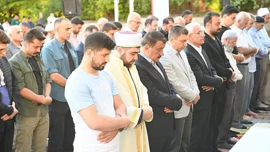 Bayram Namazı Battalgazi Namazgah'ta Kılındı