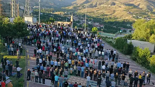 Yeşilyurt Gedik Namazgâh Alanında Bayram Namazı Heyecanı Yaşandı