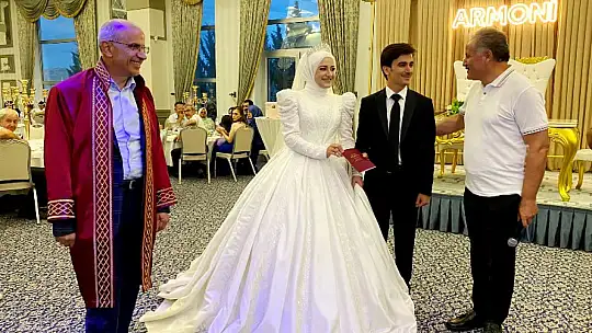 Öksüztepe ve İçli Ailelerinin Mutlu Günü' Nisa Nur ve Batuhan Çiftine Muhteşem Düğün'