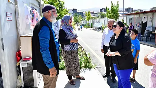 Vali Eşi Selda Yavuz'dan Depremzede Ailelerine Ziyaret