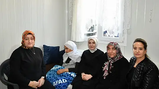 Gönül Elçileri Temsilcisi Vali Yazıcı'nın Eşi Hanife Yazıcı'dan Şehit Ailelerine Ziyaret