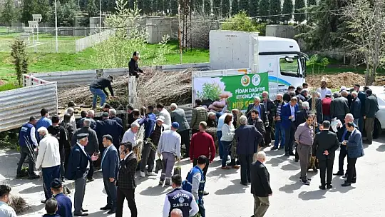 Yeşilyurt Belediyesinden Fidan Dağıtımı