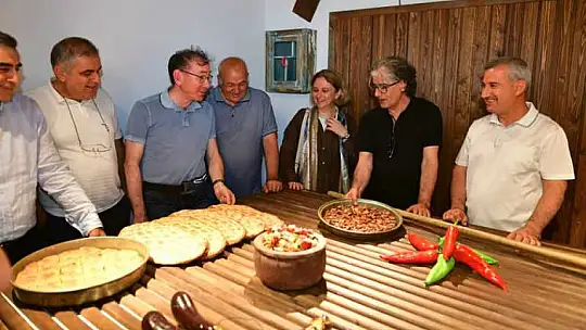 Başkan Çınar, Tarihi Yeşilyurt Konakları'nda Özel Misafirlerini Ağırladı