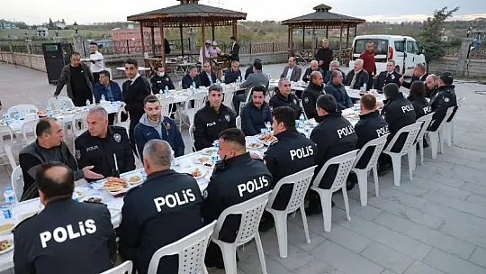 Başkan Güder, Görevli Polislerle İftarda Buluştu