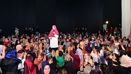 Araştırmacı-Yazar Saliha Erdim'in Konferansına Yoğun İlgi