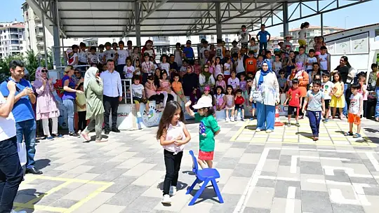 Yeşilyurt'ta Çocuk Trafik Eğitim Parkı 'Minikler Yarışıyor' Programı