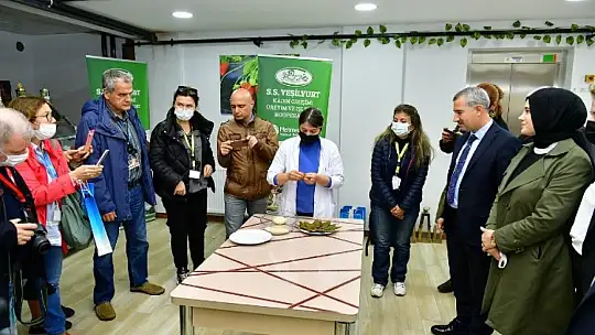 30 Kişilik Gastronomi Tur Rehberi Heyeti, Yeşilyurt Lezzet Caddesini İnceledi