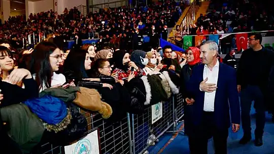 Yeşilyurt Belediyesi Gençlik Şöleni Renkli ve Coşku Dolu Geçti