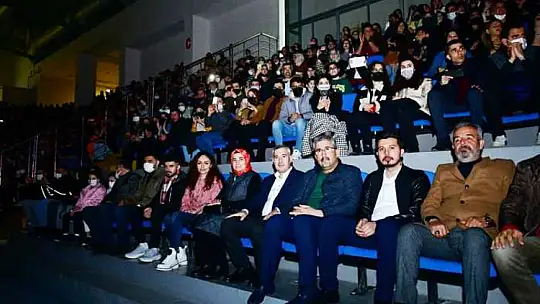 Yeşilyurt Belediyesi Gençlik Şöleni Renkli ve Coşku Dolu Geçti