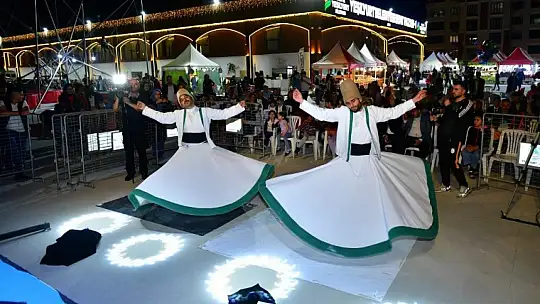 'Kadir Gecesi Özel Programına Büyük İlgi'