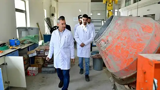 Başkan Çınar Geleceğin İnşaat Mühendislerini Ziyaret Ederek Yeni Projelerini İnceledi