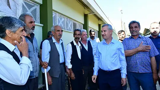 Başkan Çınar, Canlı Hayvan Pazarını Ziyaret Edip, Üreticilerle Bir Araya Geldi