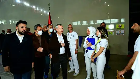 Yeşilyurt Belediyesi Ev Sahipliğinde 'Bahar Şenlikleri Yüzme İl Şampiyonası'