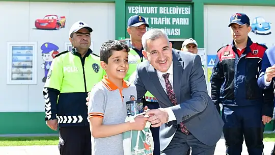 'Trafik Kurallarına Uymak Hepimizin Asli Görevidir'