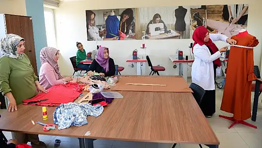 Yeşilyurt Mesleki Eğitim ve Yaşam Merkezi'ndeki Kurslara Yoğun İlgi