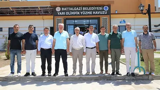 Başkan Güder, Gençlerle Birlikte Kulaç Attı