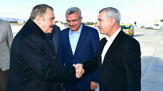 Eski Bakan Prof.Dr.Veysel Eroğlu'dan Beylerderesi Şehir Parkına Övgü!