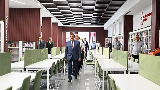 Başkan Gürkan Malatya İl Halk Kütüphanesinde İncelemelerde Bulundu