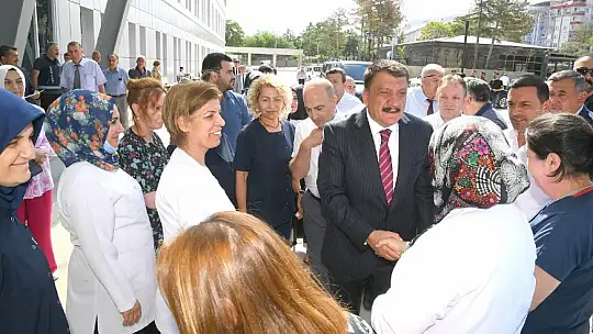 Devlet Hastanesini Ziyaret Eden Başkan Gürkan'a Muhtarlardan Teşekkür