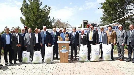 Arguvan'da Çiftçilere 20.500 kg Nohut Tohumu Dağıtıldı