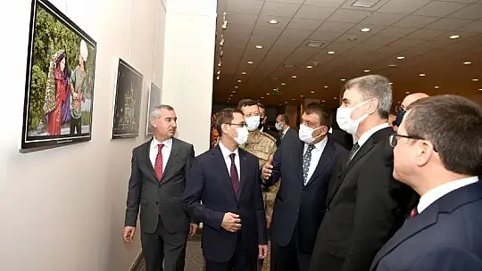 Türkmenistan Cumhurbaşkanı Berdimuhammedov'un Kitabının Tanıtımı Yapıldı