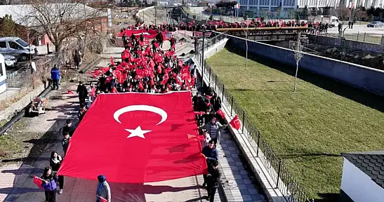 Yeşilyurt Belediyesinden Türk Bayraklarıyla Görsel Şölen