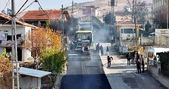 Yeşilyurt'ta Trafik Akışı Rahatlıyor, Yaya Geçişleri Güvenli Hale Geliyor