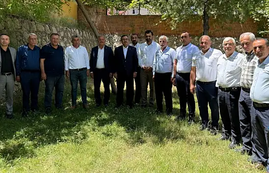 AK Parti İl Başkanı Ali Bakan Yeşilyurt Muhtarlar Derneği Yönetimiyle Buluştu