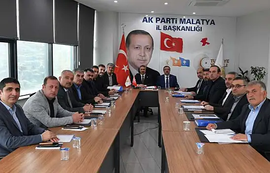 AK Parti İlçe Başkanları Çiftçiler ve Üreticiler İçin Toplandı