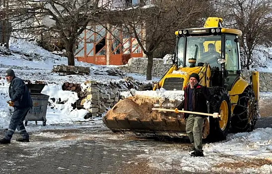 Arapgir Belediyesi Karla Mücadelede Başarılı