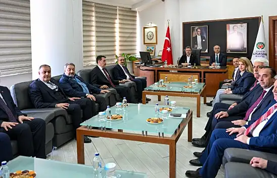 Bakan Yumaklı'dan Büyükşehir Belediye Başkanı Sami Er'e Ziyaret