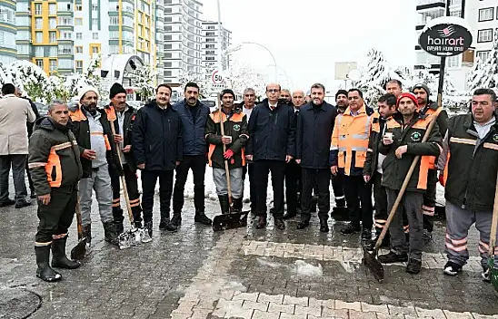 Başkan Prof. Dr. Geçit 'in Talimatıyla Başarılı Karla Mücadele Çalışması