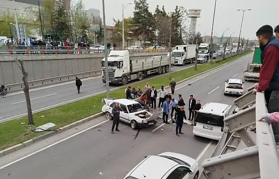 Çevreyolunda Feci Kaza