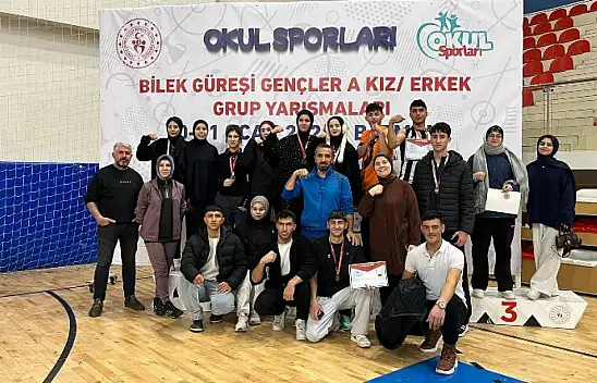 Malatyalı Genç Bileklerden Büyük Başarı