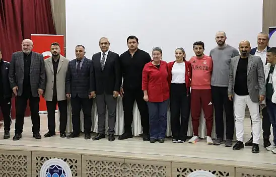 Milli Sporcular Battalgazi'li Gençlerle Buluştu