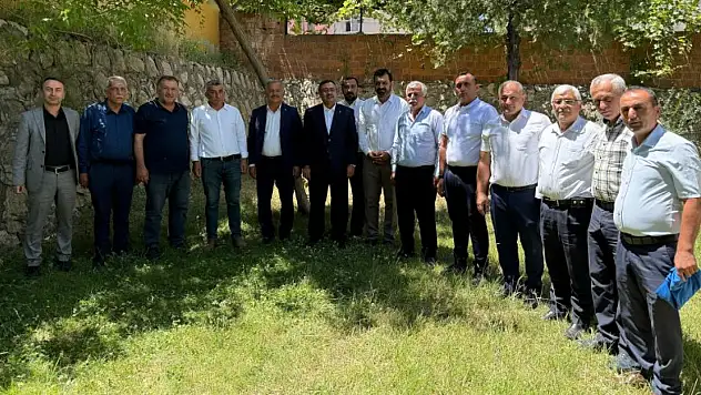 AK Parti İl Başkanı Ali Bakan Yeşilyurt Muhtarlar Derneği Yönetimiyle Buluştu