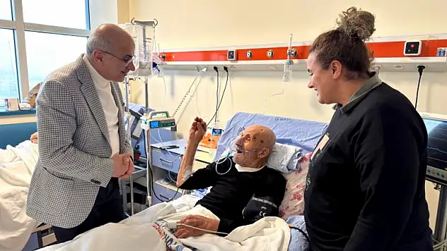 Başkan Er'den Turgut Özal Tıp Merkezi'nde Hasta Ziyareti