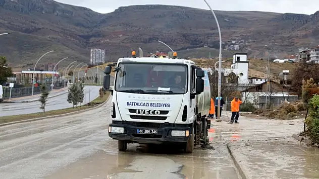 Battalgazi Belediyesi'nden Pınarbaşı Göleti Çevresinde Detaylı Temizlik
