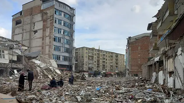 Deprem Bölgesinde Mücbir Sebep Hali Uzatıldı, Ancak Binlerce Mükellef Mağduriyet Yaşıyor