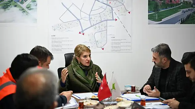 Halkın Vekili Ölmeztoprak' 2025 Deprem Yaralarının Sarılacağı Bir Yıl Olacak'