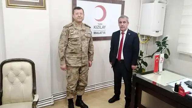 İl Jand. Kom. J. Kd. Alb. Ercan Altın'dan Malatya Kızılay Şube'ye Ziyaret