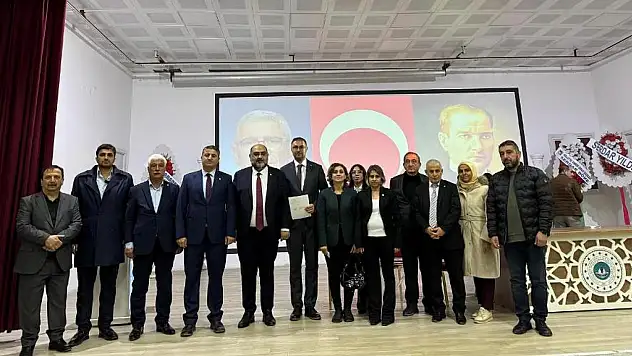 İYİ Parti Malatya İl Kongresi'nde Av. Emircan Eren Güven Tazeledi
