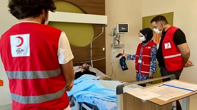 Kızılay'dan Hastalara Ziyaret