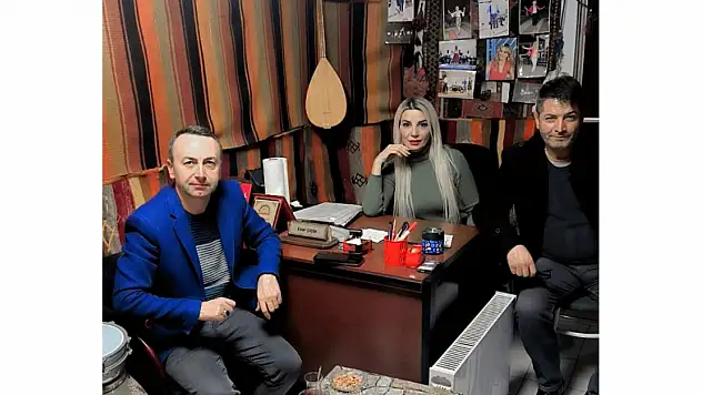 Malatyalı Ses Sanatçısı Elvan Çiçek'e Anlamlı Ziyaret