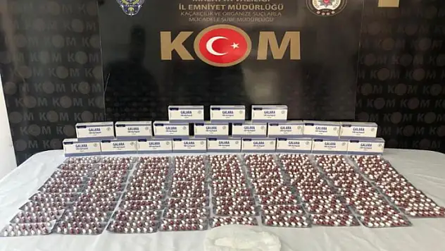 Polisten Kaçamadı Araçta Uyuşturucu Yakalandı