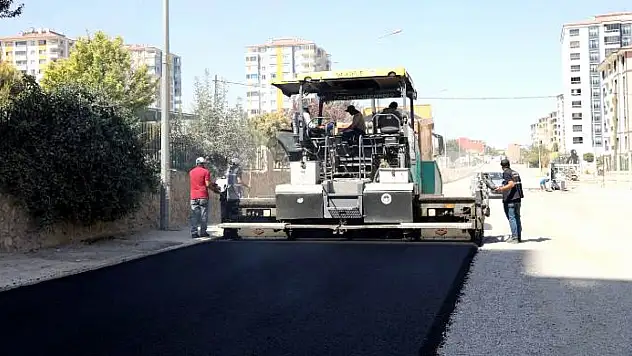 Rezerv Alanlarda İnşaatlar Bitiyor, Battalgazi Belediyesi Yolları Yeniliyor