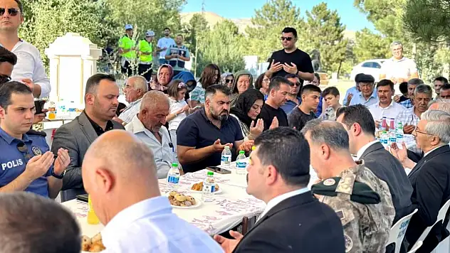 Şehit Özel Harekat Polisi Mehmet Fethi Akyüz Hekimhan'da Dualarla Anıldı