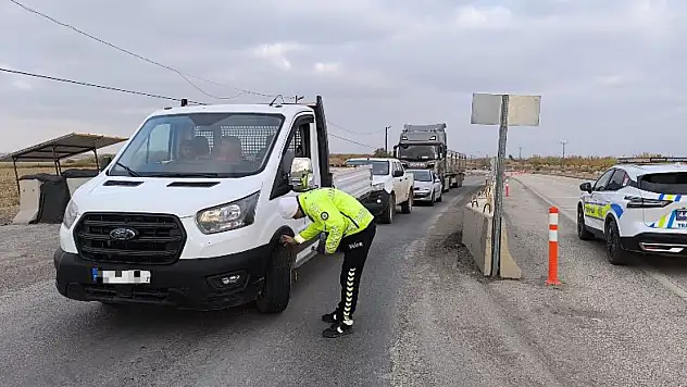Trafik Ekiplerinden Kış Lastiği Denetimi