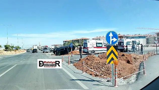 Yeşilyurt İkizce Kavşağında Feci Kaza