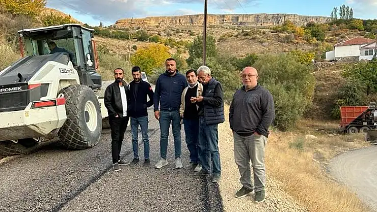 Akçadağ Çakıllı Pınar Mahalle Muhtarından Yol Asfalt Teşekkürü